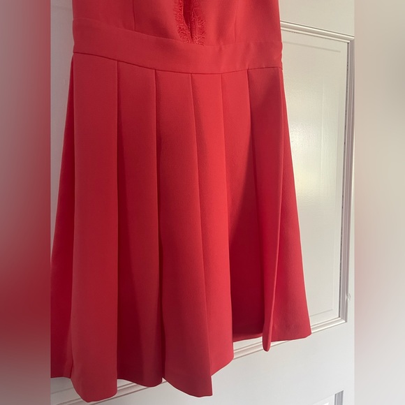 BCBGeneration pleated sleeveless deep v mini dress in Coralwine size 4 - Picture 3 of 14